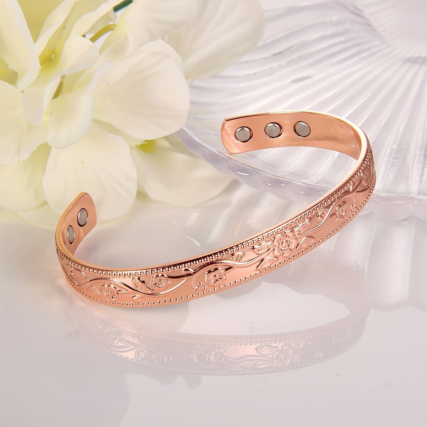 Women's Copper Magnetic Bracelet – Vintage Flower Design, 3500 Gauss Strength, Adjustable Cuff Bracelet