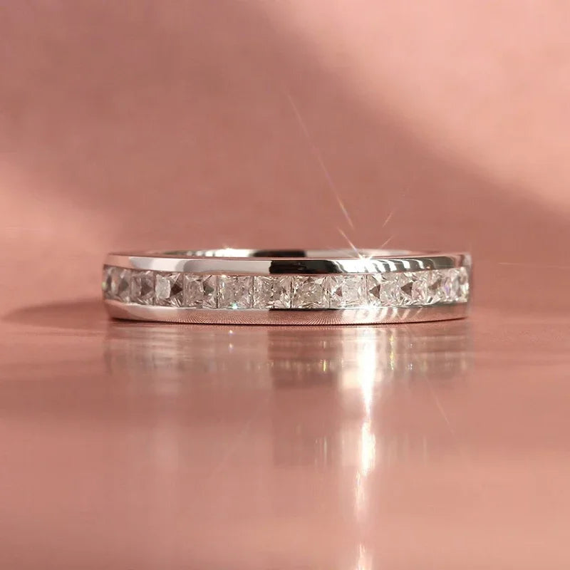 Huitan Minimalist Wedding Ring for Women β Silver Luxury Princess CZ Paved Elegant Anniversary Ring Fashion Jewelry for Daily & Special Occasions