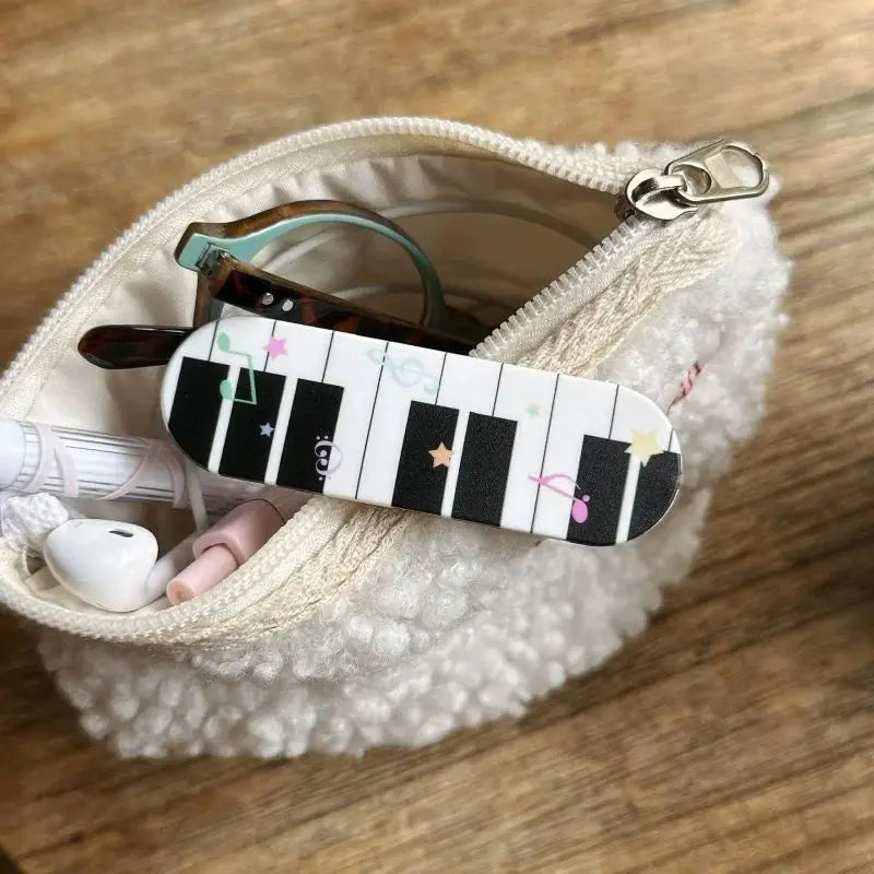 Cute Piano Art Star Phone Case - Y2K Keyboard Design Cover for iPhone 17, 16, 15, 14, 13, 12, 11, X, XR, 8 & 7 Plus