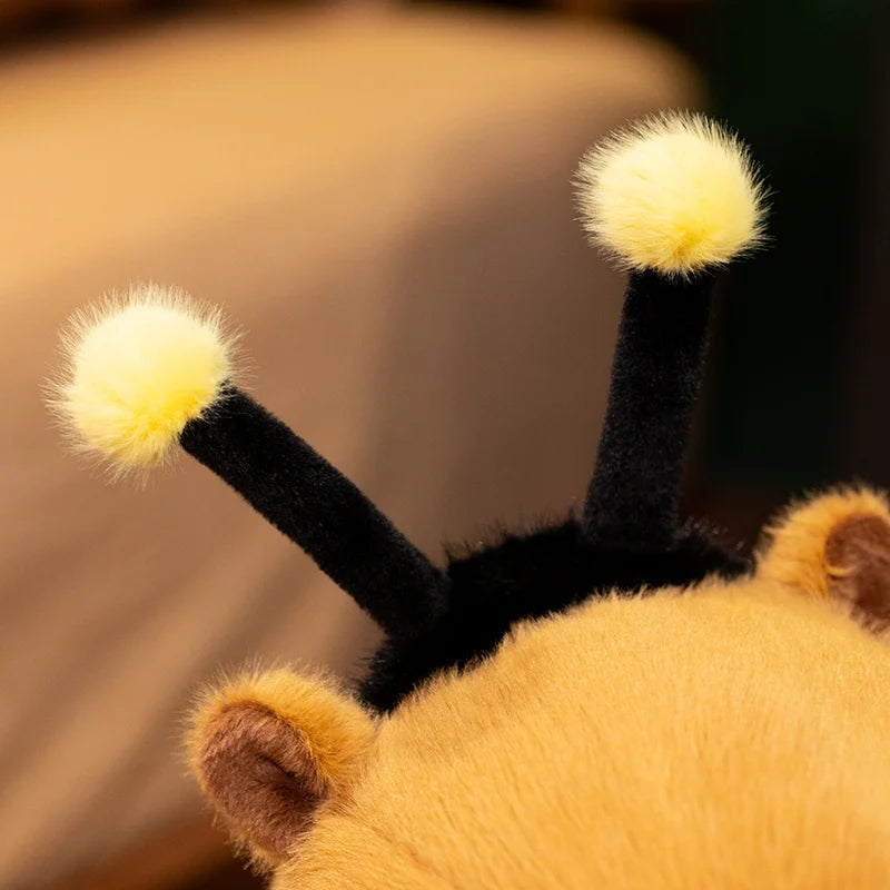 Cute Bee Capybara Plush Toy β Soft Stuffed Animal Doll for Kids, Birthday Gifts & Room Decor