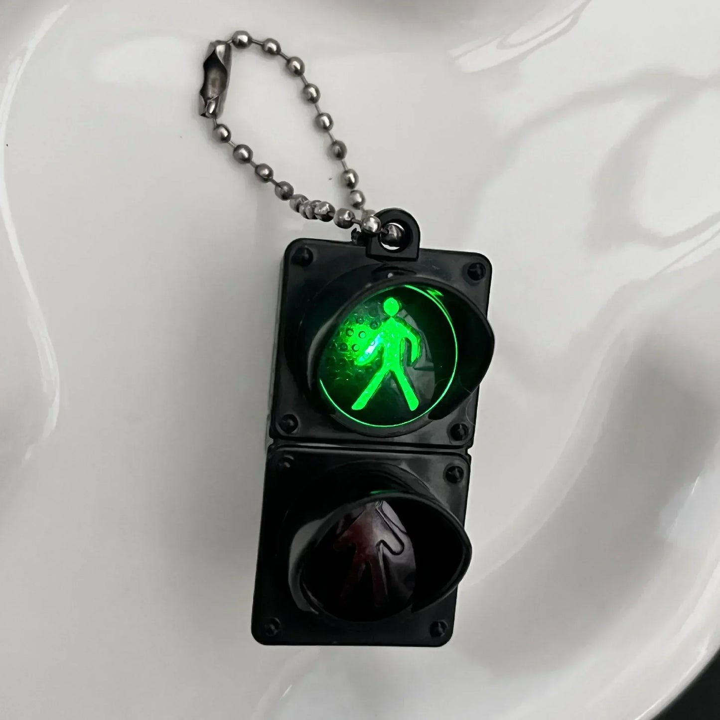 1/2Pcs Simulation Electronic Traffic Light Keychain – Mini LED Pedestrian Light Toy, Kids Cognitive Gift Pendant