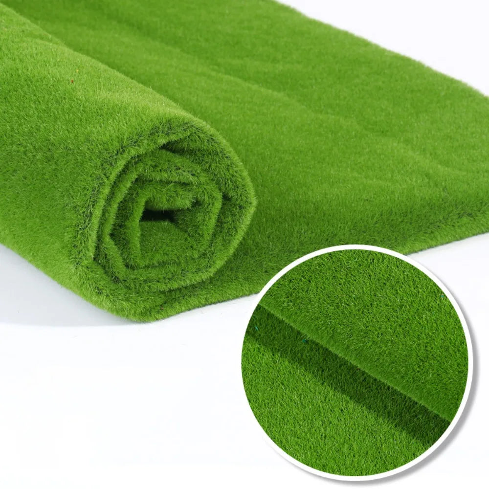 50×50cm Artificial Moss Grass Mat - Lifelike Faux Greenery for DIY Wall & Garden Decor