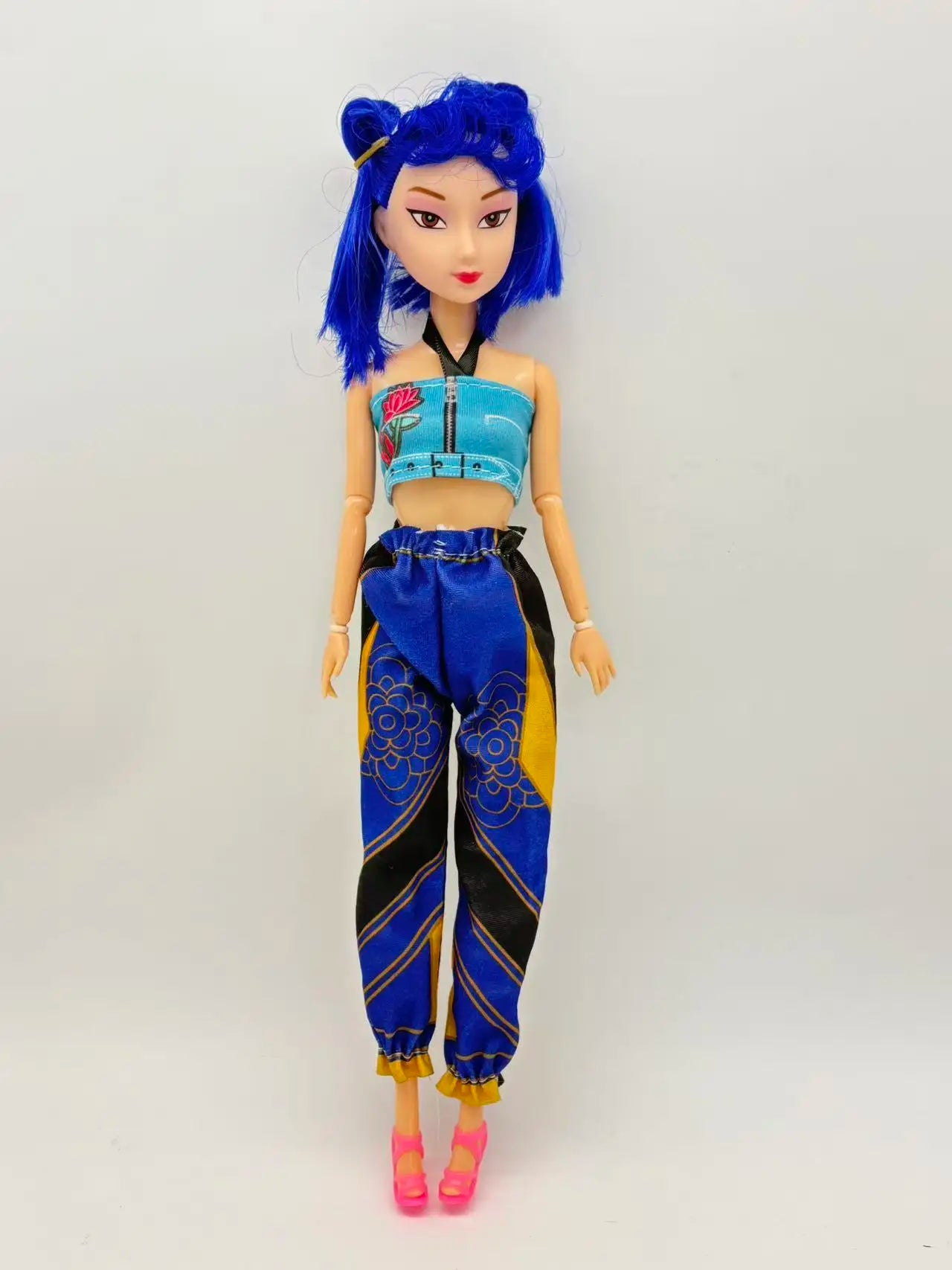 2026 Princess Figurine Doll with Long Hair - Articulated Girls’ Toy with Interchangeable Clothes