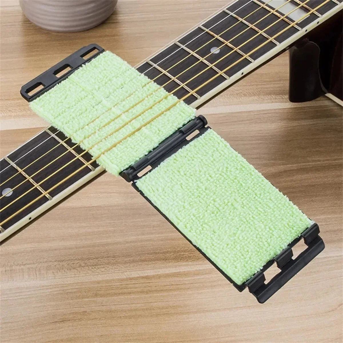 Guitar String Cleaner Cloth - Fretboard Maintenance Tool for Violin, Bass, Ukulele & Electric Guitars