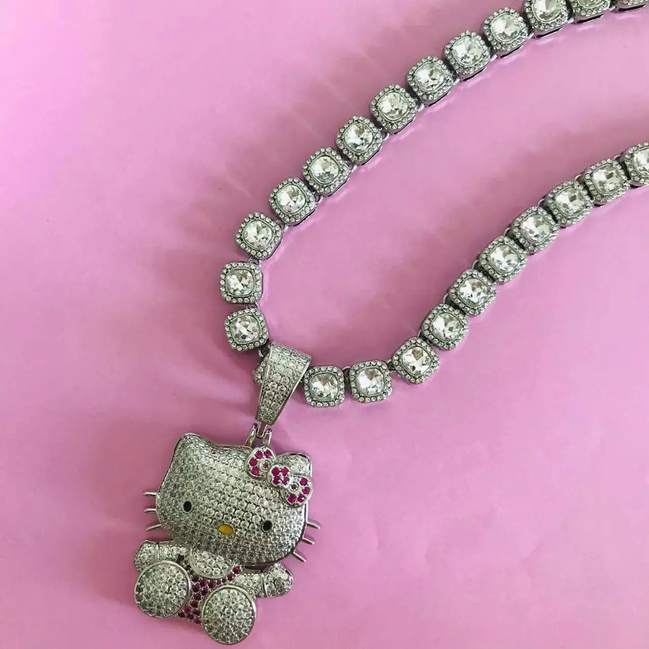 Kawaii Hello Kitty Necklace – Anime Sanrio Hip Hop Diamond Pendant with Cuba Chain, Cute Cartoon Jewelry Gift for Men & Women