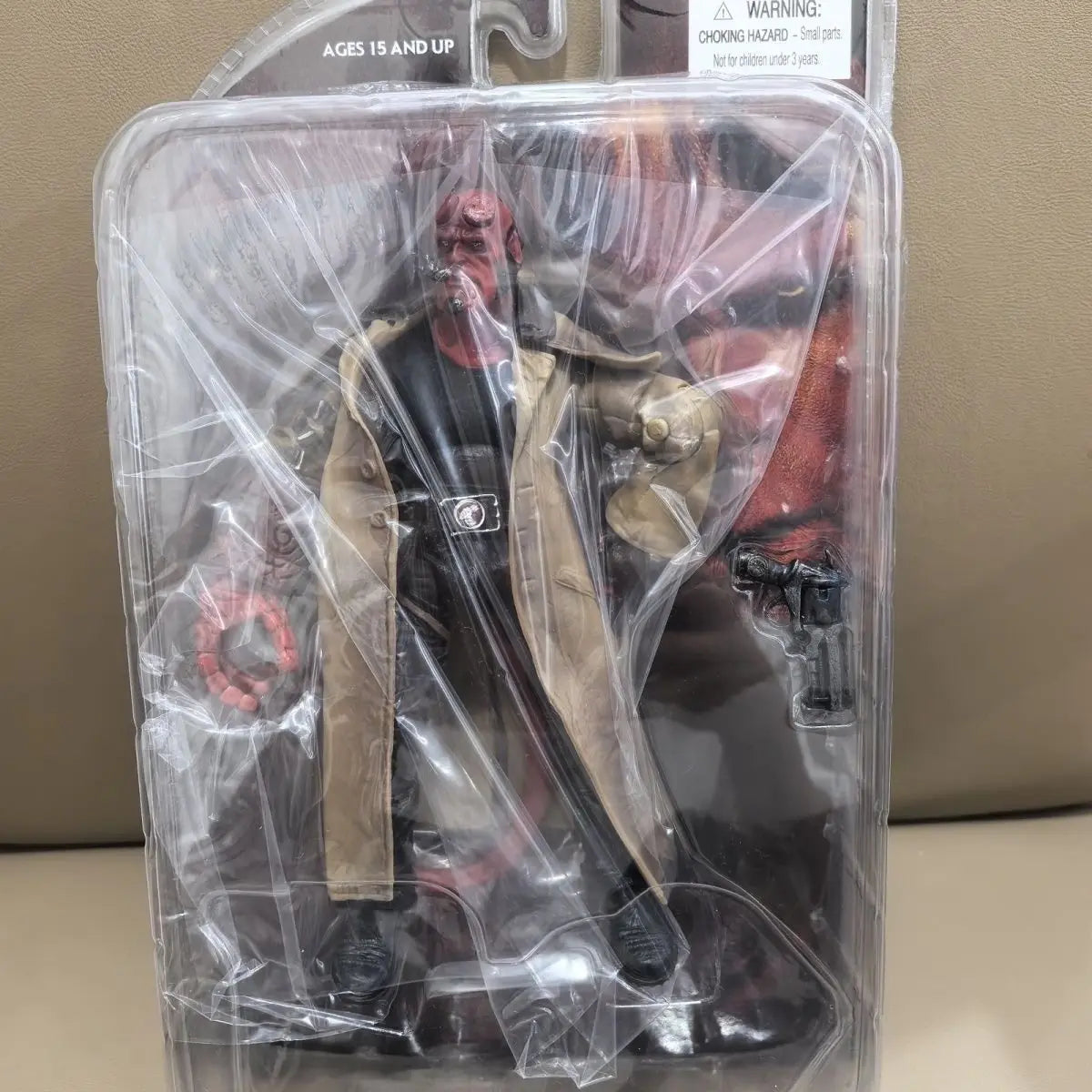 Mezco Studio Hellboy 7" Figure β Trenchcoat Variant PVC Collectible Toy Doll Gift