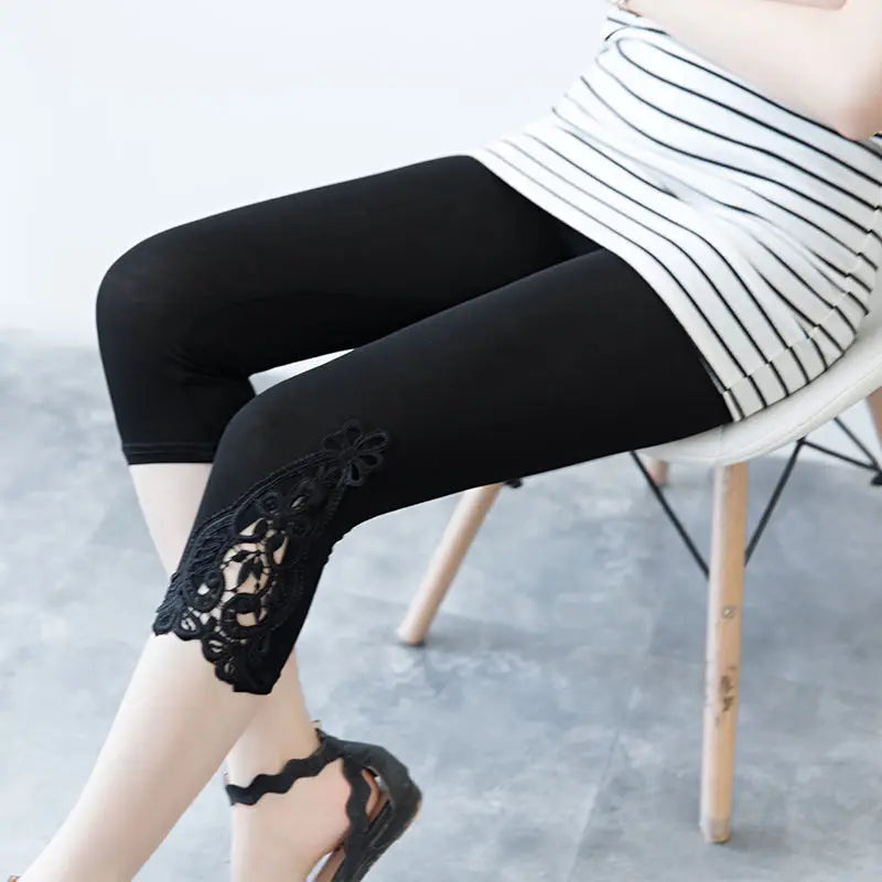 Women’s Lace Cropped Leggings - Stretchy 3/4 Length Fitness and Summer Sports Pants