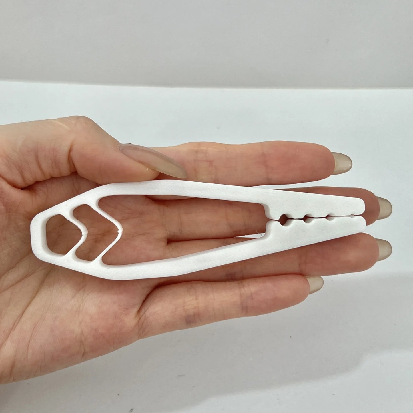 Portable Nail Fixer Tool – Plastic Sliding Joint Pliers for Woodworking, Finger Protection Repair & Maintenance Clamp Tool