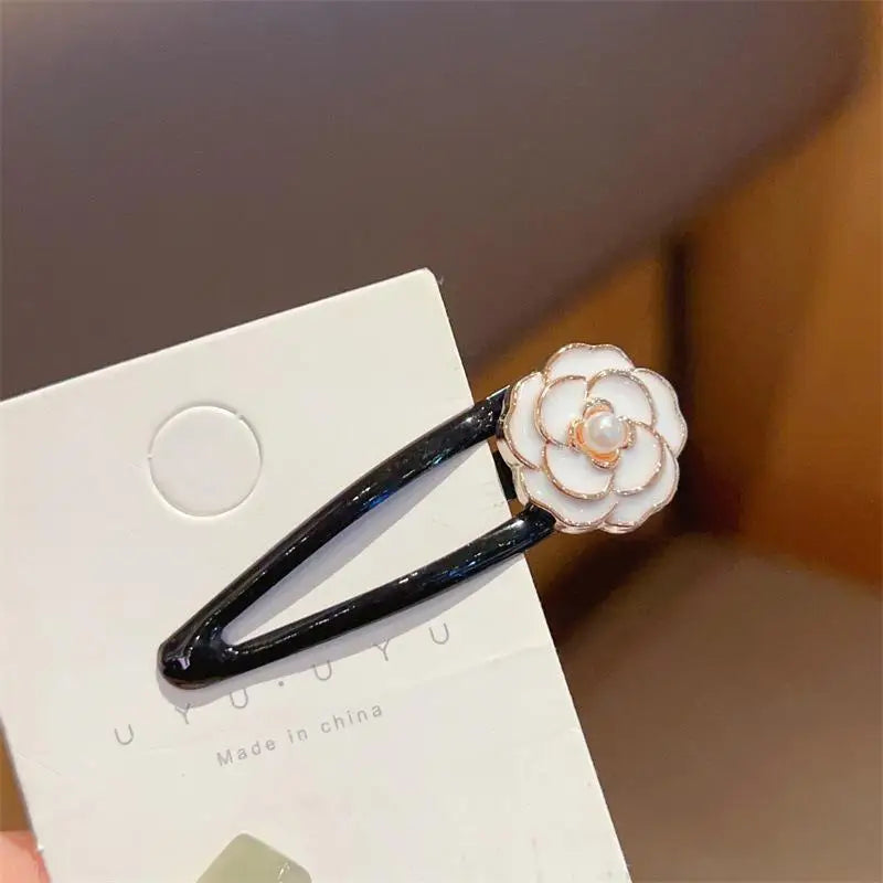 Elegant Camellia Hair Clips - 2/6PCS Floral Barrettes for Side Bangs & Stylish Hairstyles