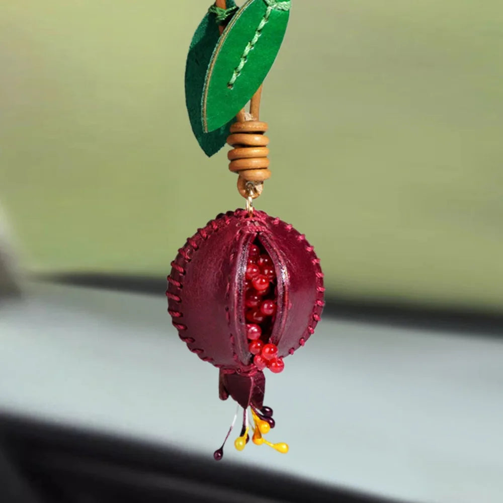 Cute Pomegranate Fruit Pendant Keychain – Handmade Leather Car Keyring & Fashion Bag Charm, Creative Accessories for Women & Girls