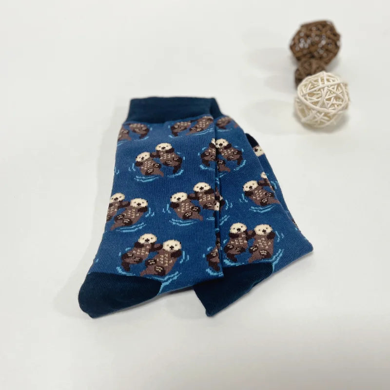 Cute Otter Swimming Mid-Calf Men’s Socks – Comfy Novelty Socks for All Seasons