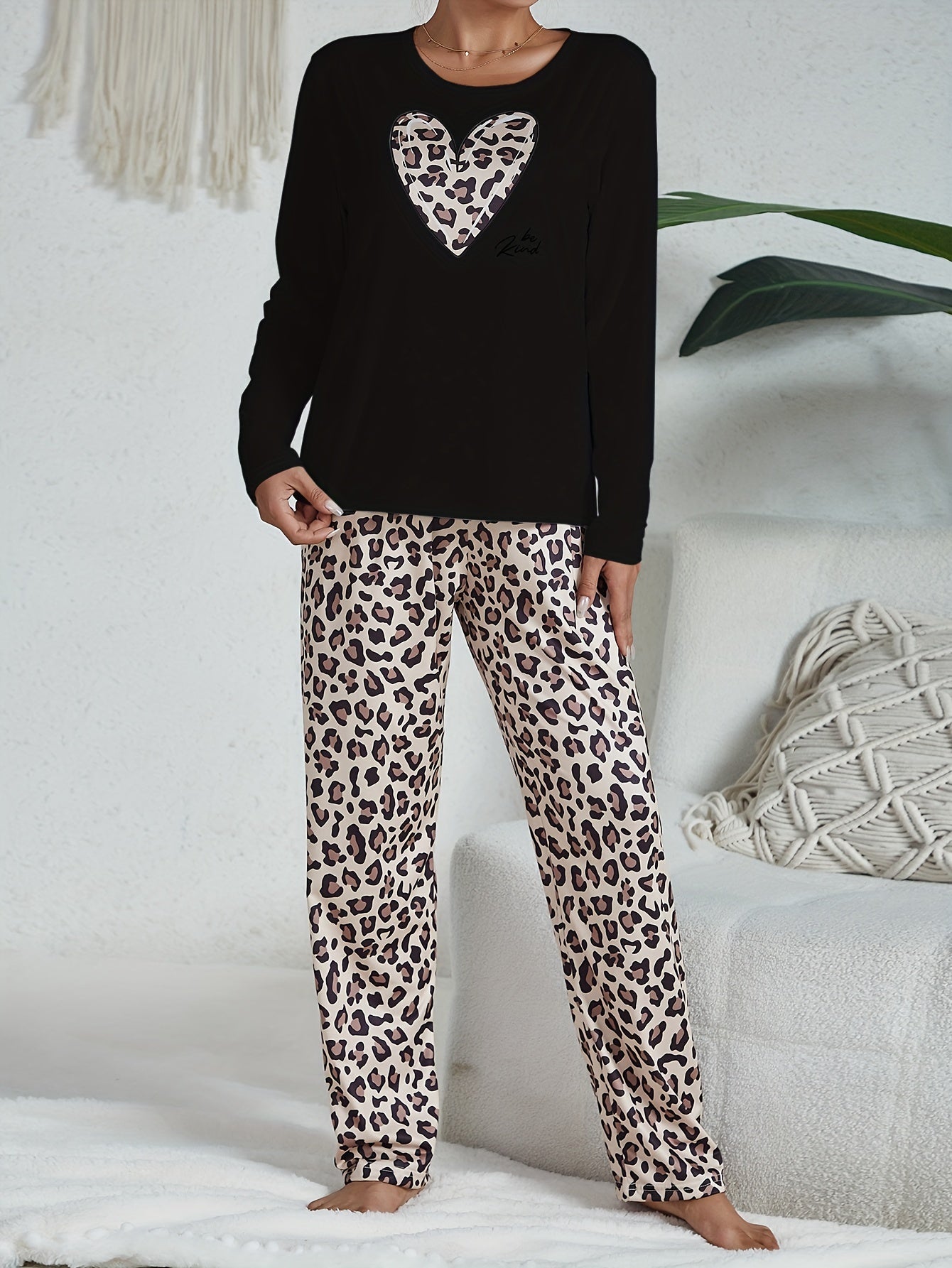Leopard Print Long Sleeve Pajama Set with Heart Pattern – Women's Cozy Sleepwear