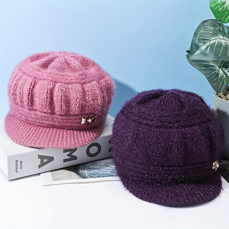 Cozy Fleece-Lined Winter Beanie for Women - Warm Knit Cap with Star Decor, Ideal for Christmas & Cold Weather