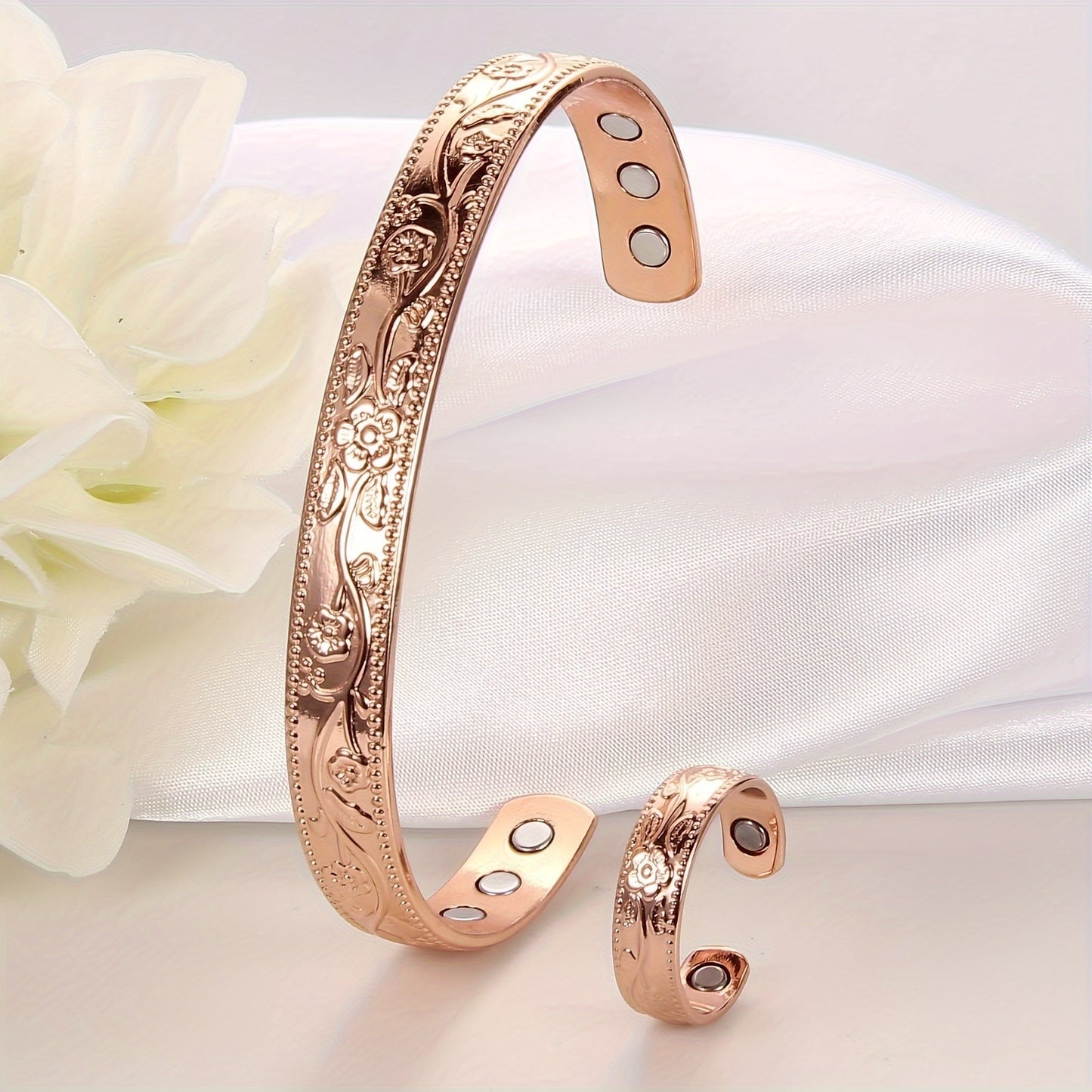 Women's Copper Magnetic Bracelet – Vintage Flower Design, 3500 Gauss Strength, Adjustable Cuff Bracelet