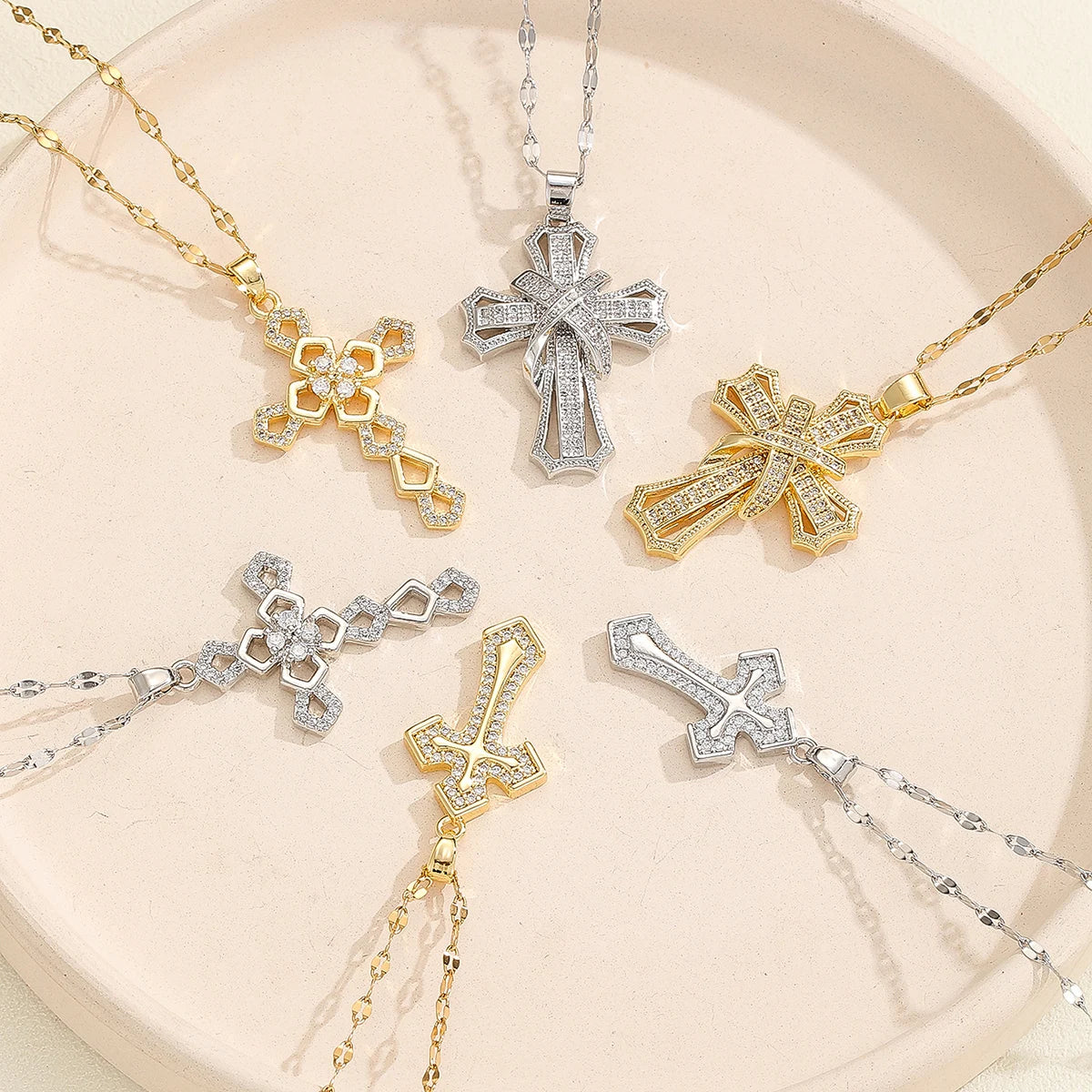 Retro Cross Necklace with Micro-Inlaid Zircon – Hollow Clavicle Chain Gift for Family & Friends, Elegant Versatile Jewelry