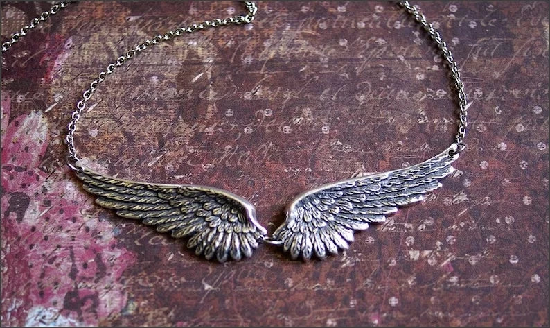 Vintage Angel Wings Feather Choker - Statement Pendant Necklace for Women, Wedding & Boho Fashion Gift