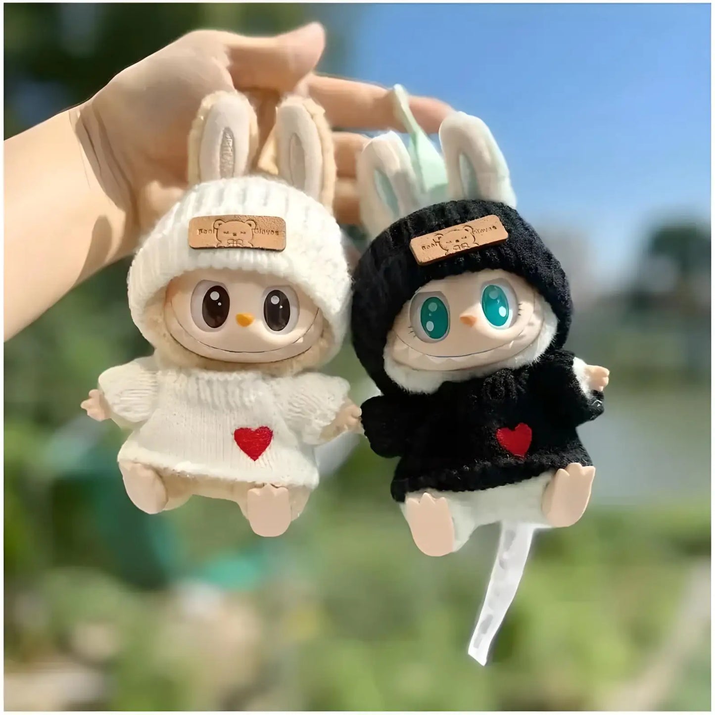 Labubu Doll Outfit Set – 17cm Bear Label Hat & Love Sweater, Cute Little Clothes for Decoration
