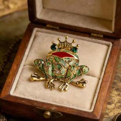 Vintage Black Frog Brooch with Green Eyes - Cute Toad Lapel Pin for Sweaters, Scarves, Coats, and Gifts