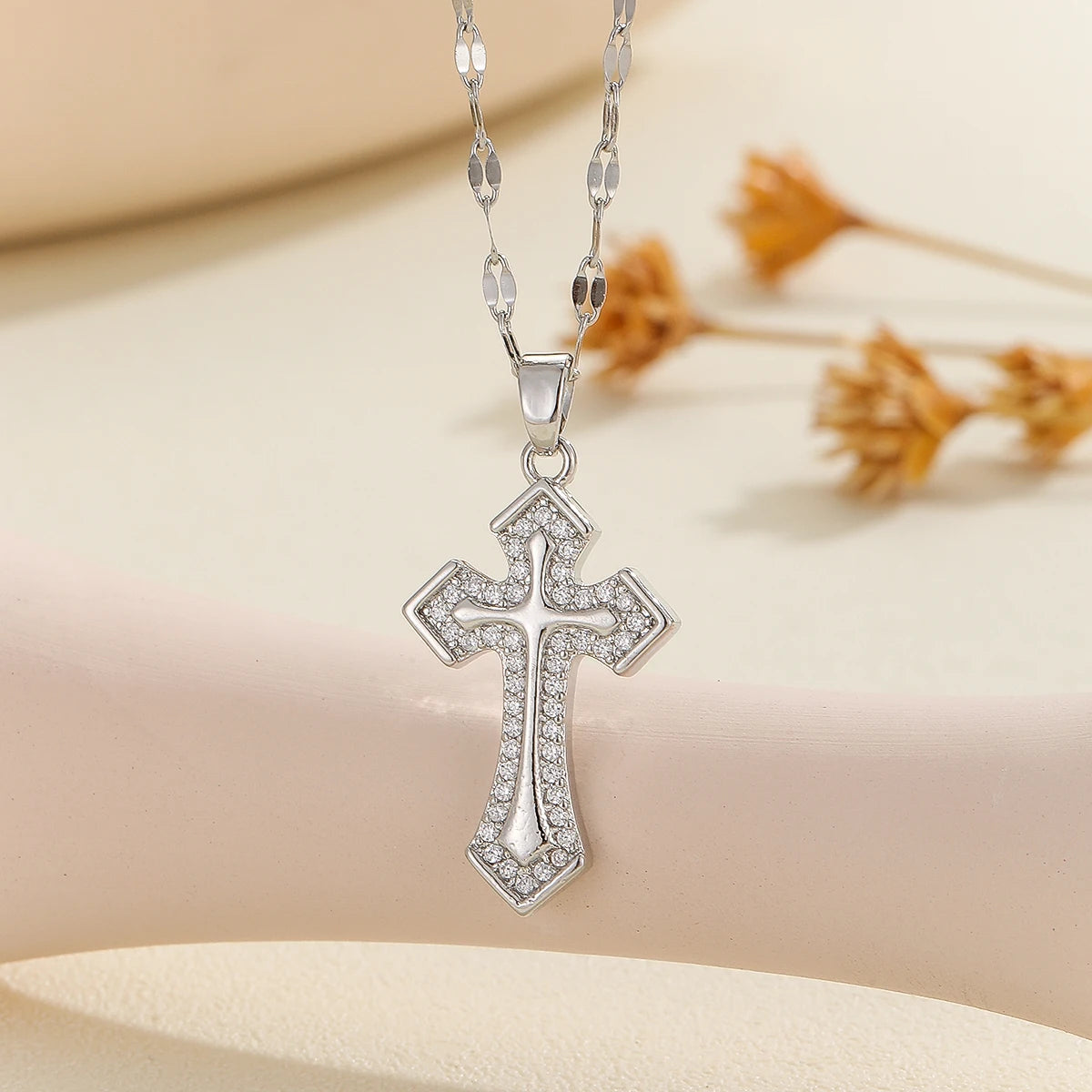 Retro Cross Necklace with Micro-Inlaid Zircon – Hollow Clavicle Chain Gift for Family & Friends, Elegant Versatile Jewelry