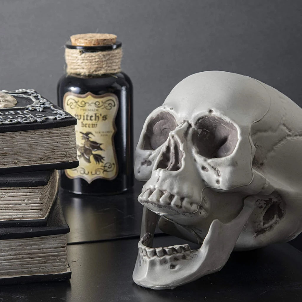 Plastic Skull Head Figurine — Scary Skeleton Decorative Statue for Halloween, Bar, Party & Home Decor