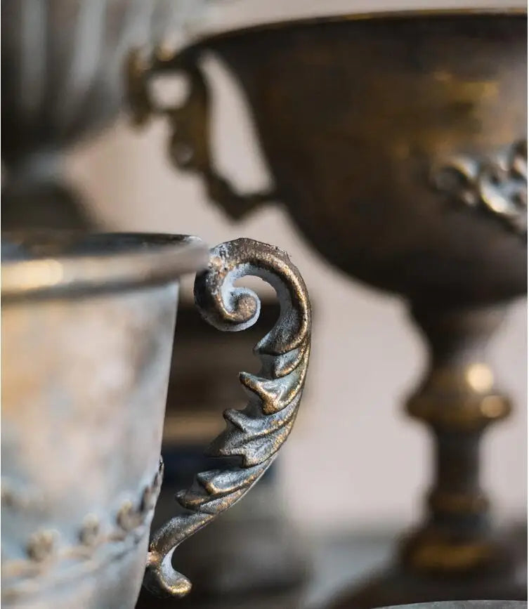 European Retro Iron Goblet Vase — Metal Flowerpot for Home, Living Room, Hotel & Flower Arrangement Decor