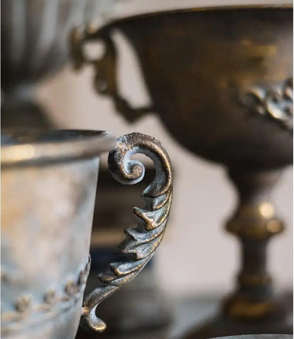 European Retro Iron Goblet Vase — Metal Flowerpot for Home, Living Room, Hotel & Flower Arrangement Decor