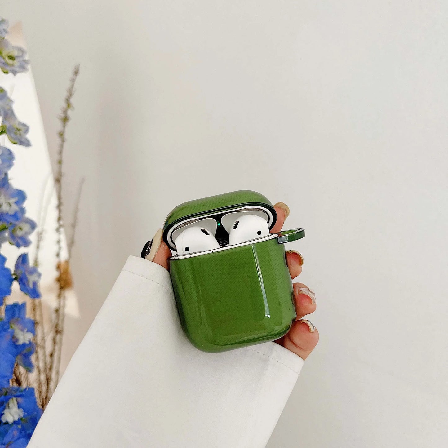 Retro Green High-Quality Earphone Case for Apple AirPods 1/2/3/4 & Pro 2 — Protective Charging Box Shell