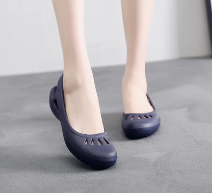 RYAMAG Women’s Clogs Jelly Sandals – Non-Slip Summer Hole Shoes, Waterproof EVA Flat Slippers for Home & Garden