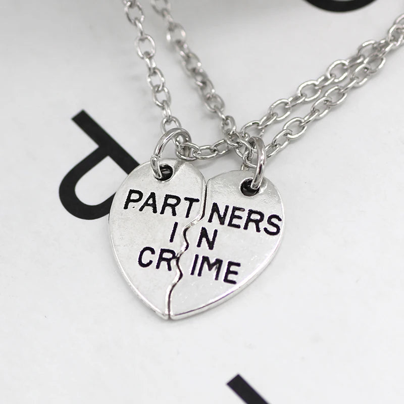 BFF Heart Split Friendship Necklace Set – Matching Broken Heart Pendant Jewelry Gift for Best Friends, Men & Women