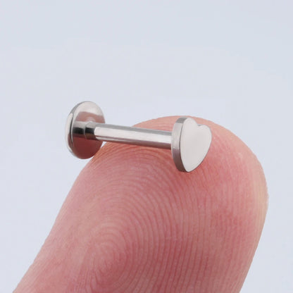 5pcs ASTM F136 Titanium Heart & Round Labret Piercing Set – Flat Monroe Lip Rings for Cartilage, Helix & Tragus Piercings