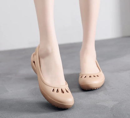 RYAMAG Women’s Clogs Jelly Sandals – Non-Slip Summer Hole Shoes, Waterproof EVA Flat Slippers for Home & Garden
