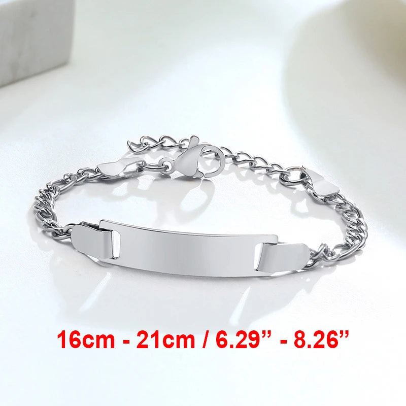 Custom Engraved Mom Bracelet – Personalized Figaro Link Bangle with Names & Birthday Date