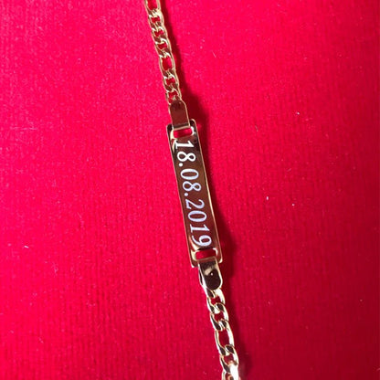 Custom Engraved Mom Bracelet – Personalized Figaro Link Bangle with Names & Birthday Date