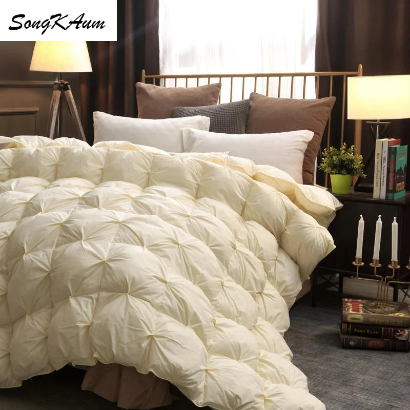 SongKAum White Goose Down Quilt - Luxury 100% Cotton Cover Hotel Style Twist Flower Duvet Comforter Bedding