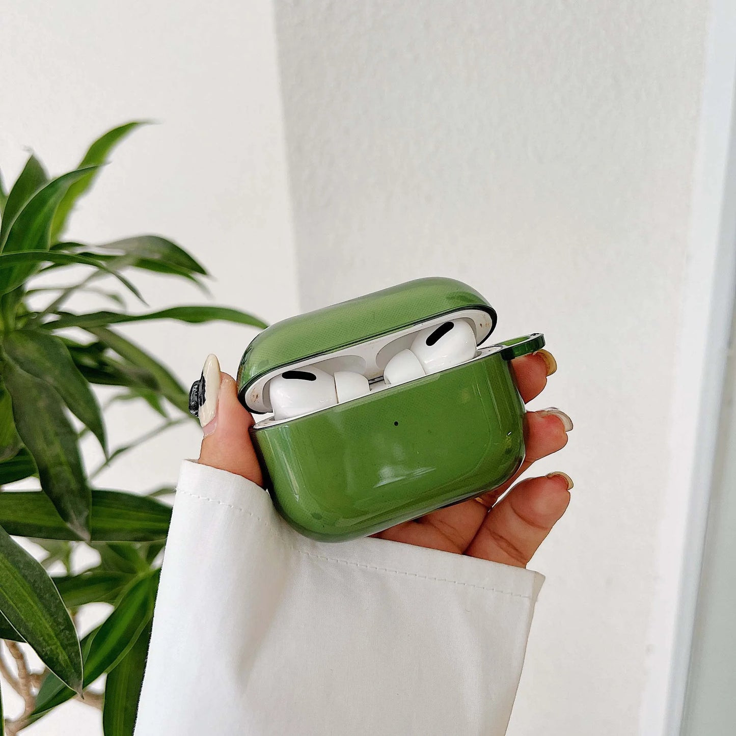 Retro Green High-Quality Earphone Case for Apple AirPods 1/2/3/4 & Pro 2 — Protective Charging Box Shell