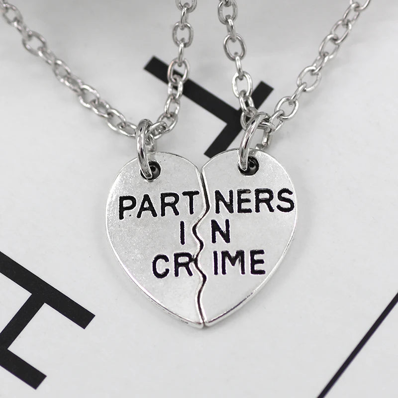 BFF Heart Split Friendship Necklace Set – Matching Broken Heart Pendant Jewelry Gift for Best Friends, Men & Women