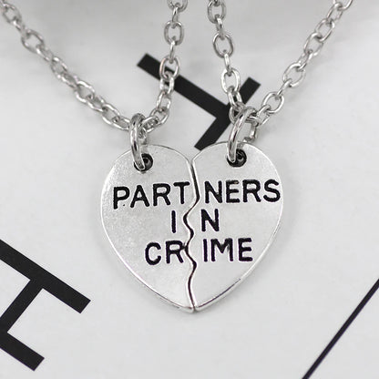 BFF Heart Split Friendship Necklace Set – Matching Broken Heart Pendant Jewelry Gift for Best Friends, Men & Women