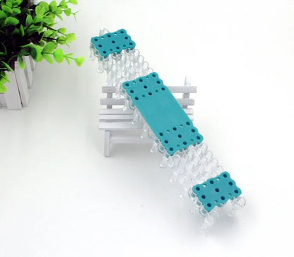Fashion Rubber Loom Band Weaver Kit – DIY Elongated Knitting Machine with Bands, Hooks & Weaving Frame for Crafts and Toys