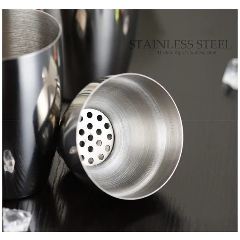 UPORS Stainless Steel Cocktail Shaker Mixer - Essential Bar Tools for Bartenders and Party Enthusiasts (550ML/750ML)