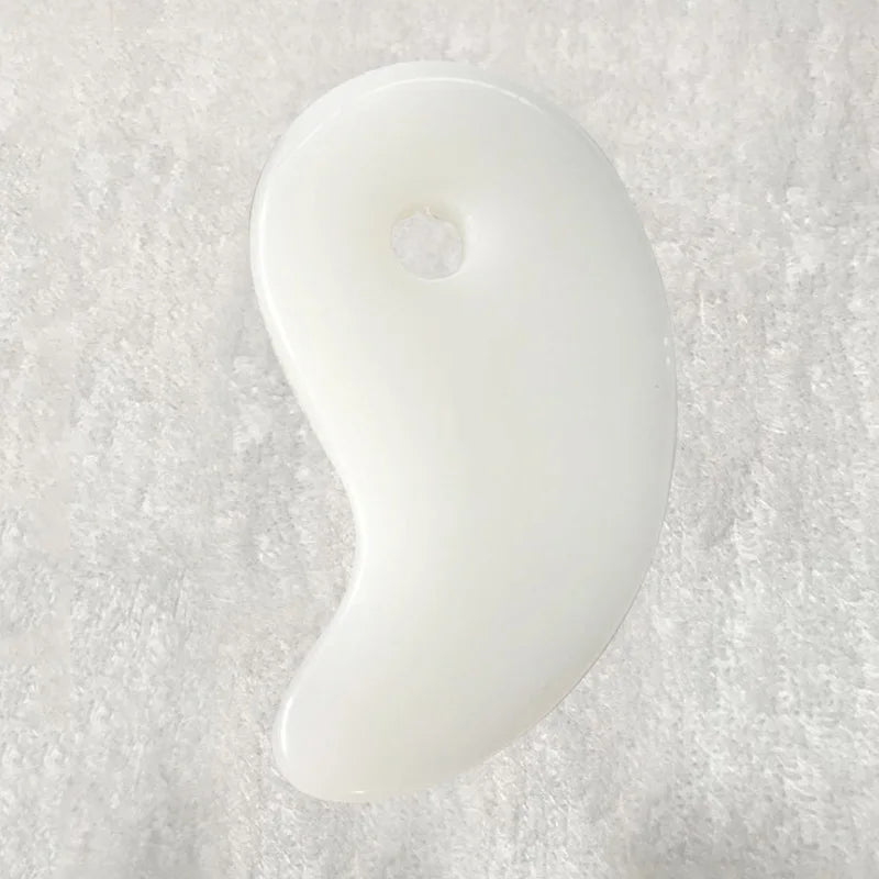 Heart Shape Beeswax Gua Sha Massage Tool – SPA Scraping Face Massager & Acupuncture Guasha Board