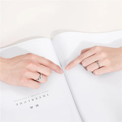 TIGRADE Titanium Wedding Band Rings - 2/4/6/8mm Polished Classic Engagement Rings for Men & Women in Black & Silver
