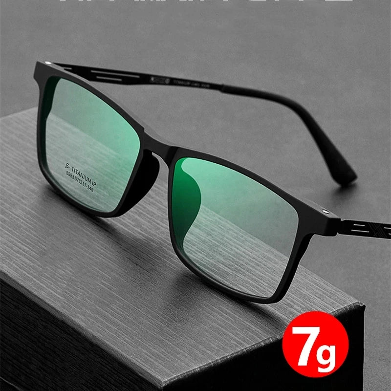 Ultralight Anti Blue Light Reading Glasses - Photochromic Titanium Alloy Frame Hyperopia Readers for Men & Women