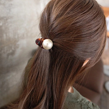 Sweet Korean Mini Round Pearl Hairpins for Women and Girls - Hair Claw Barrettes and Crab Clips for Styling - Makeup Tools and Hair Accessories