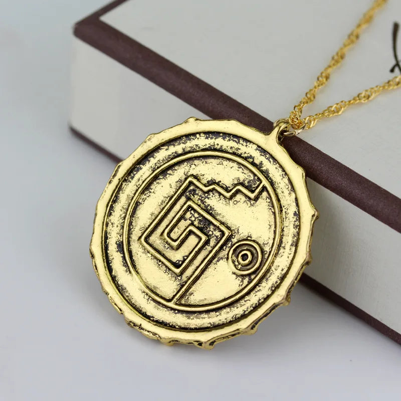 Caribbean Pirates Aztec Gold Coin Necklace – Retro Skull Pendant, Punk Hip Hop Movie Accessory