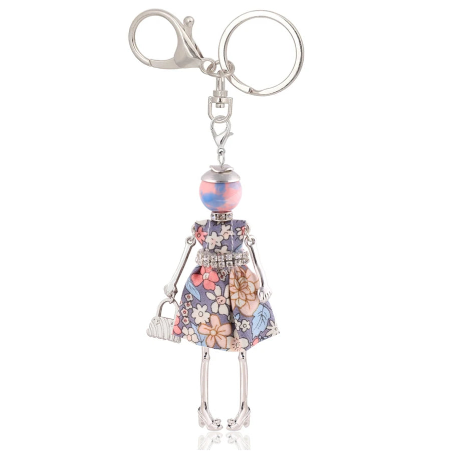 Trendy Women’s Metal Charm Keychain 2026 – Cute Statement Bag Pendant Jewelry Gift for Ladies