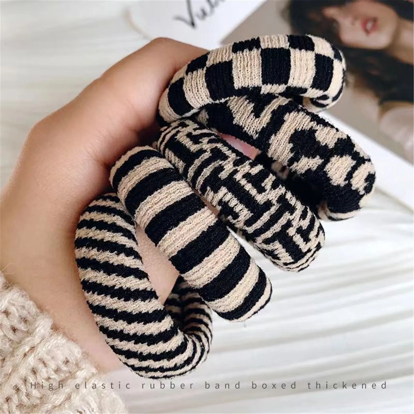 Seamless Checkered Hair Ties - 5-Piece High-Elasticity Traceless Hair Bands