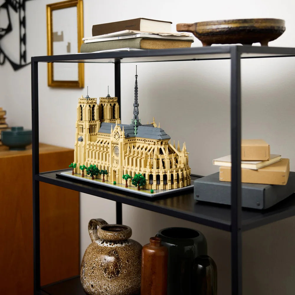 Notre-Dame de Paris Architectural Model Kit 21061 - Collectible Building Blocks Set for Adults | Historical Gift Idea