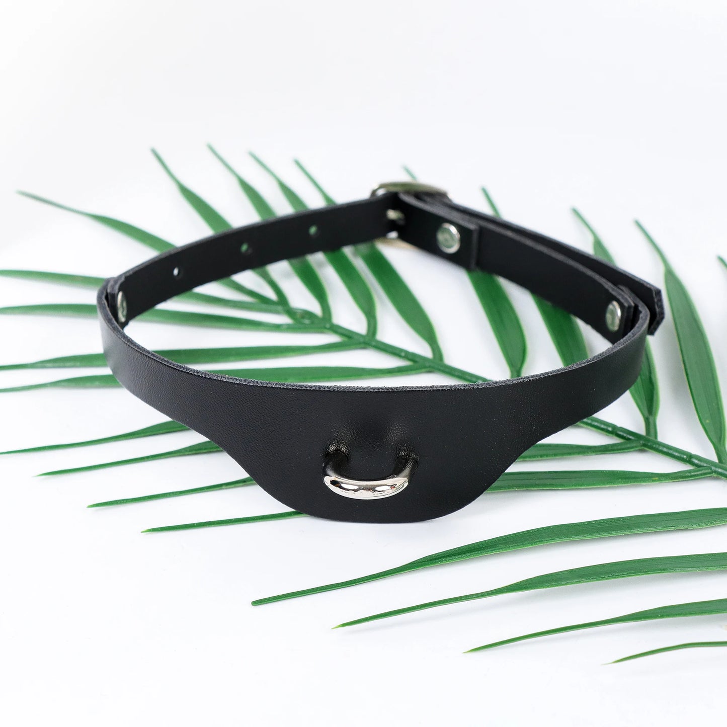 UYEE Harajuku PU Leather Punk Choker Necklace – Gothic Y2K Style Adjustable Collar Belt Pendant Jewelry for Men & Women