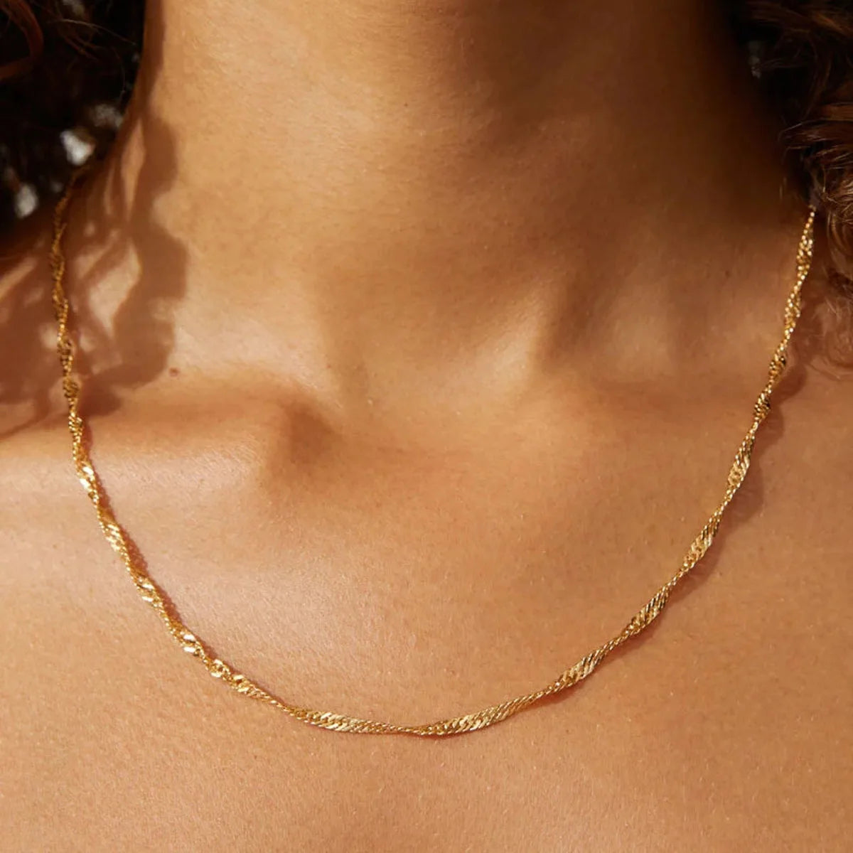 Exquisite Gold Plated Stainless Steel Thin Necklace – Simple Clavicle Chain for Women, Elegant Fashion Jewelry