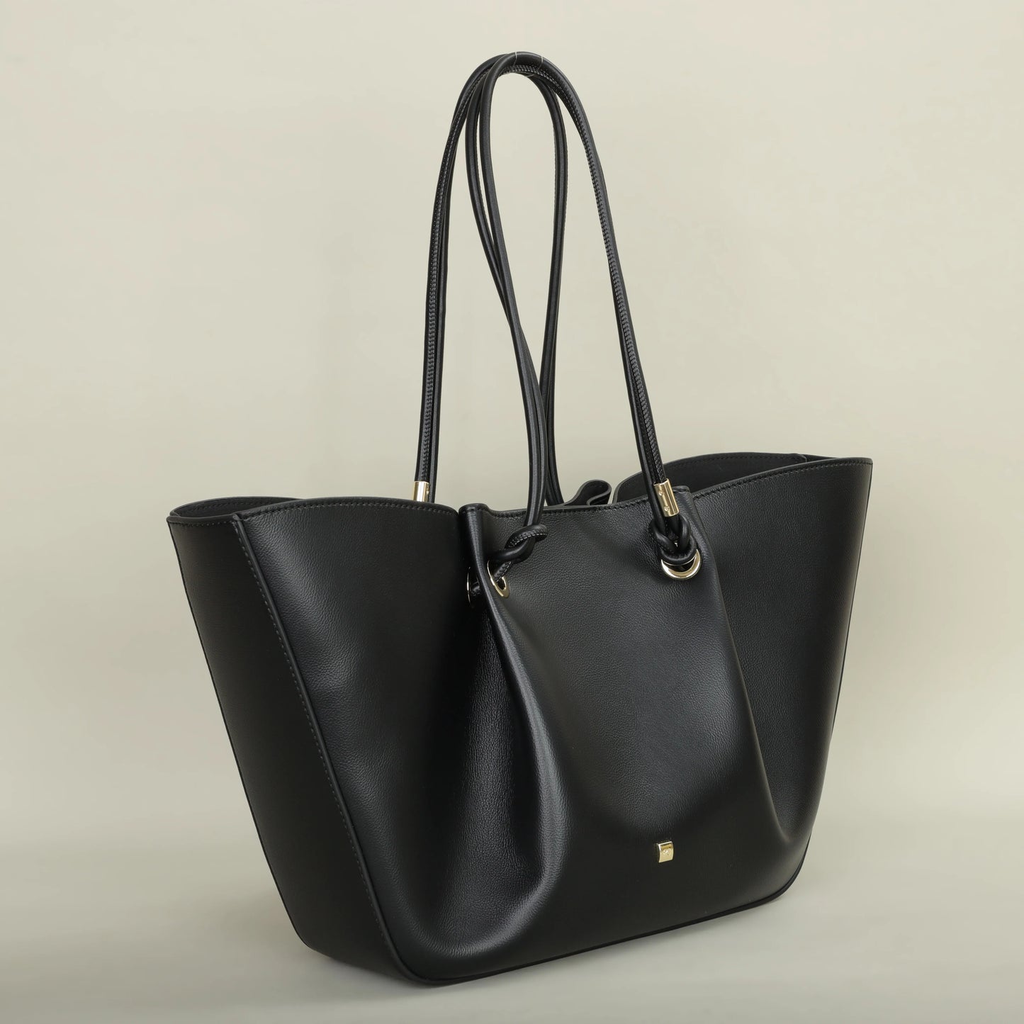 PG Large-Capacity Women’s Shoulder Bag — Light Luxury Fashion Handbag with Elegant Design